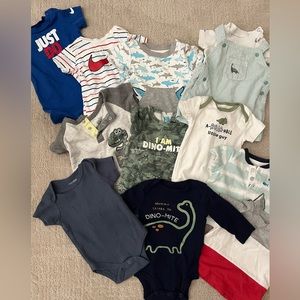 3 month bundle for baby boy. Dinosaurs, Nike, sharks. Barely worn (some never!)